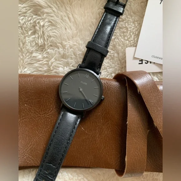 Cluse Black Minuit Watch - Picture 3 of 6